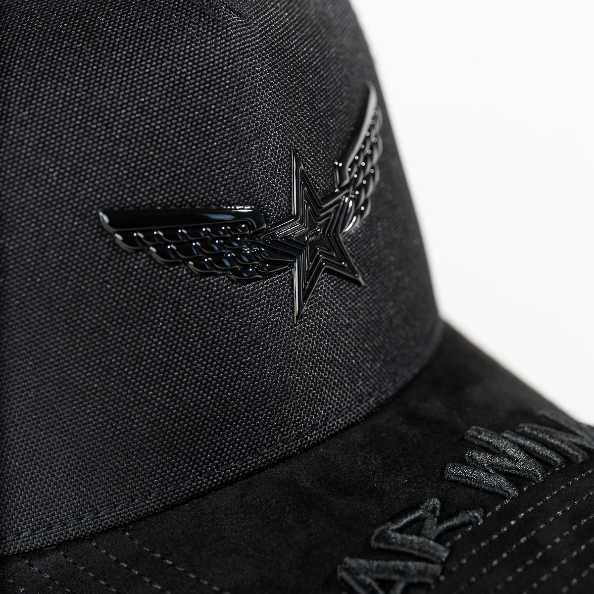 STAR WINGS BLACK CERRADA