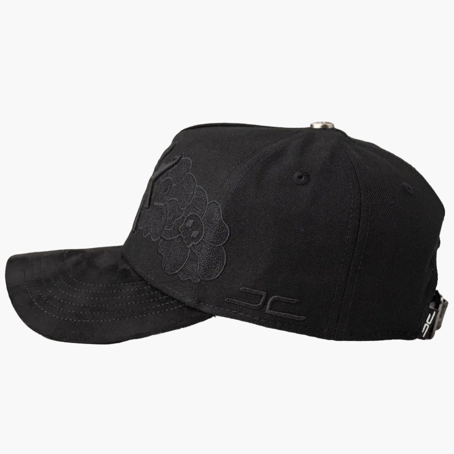DEAD BLACK